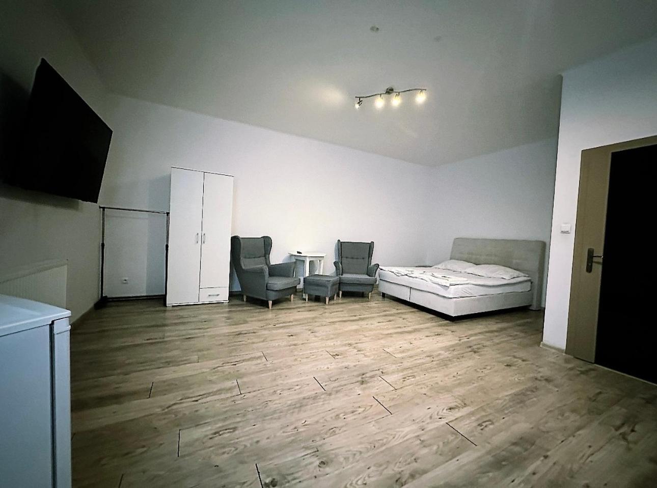 Apartamenty Retro Dąbrowa Górnicza エクステリア 写真